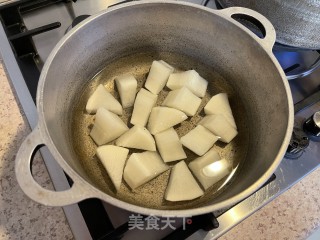 鲜菇丸子煮萝卜步骤3