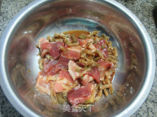 榨菜蒸五花肉步骤7