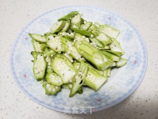 秋葵炒鸭蛋步骤1