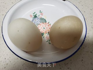 秋葵炒鸭蛋步骤2