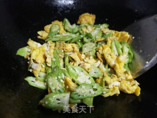 秋葵炒鸭蛋步骤5