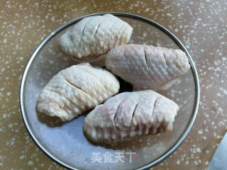 鸡翅炖小土豆步骤1