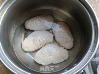 鸡翅炖小土豆步骤2