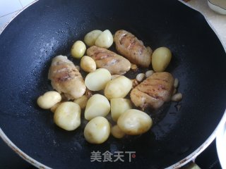 鸡翅炖小土豆步骤6