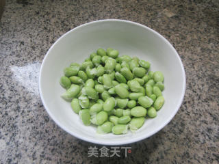 五花肉洋葱炒毛豆步骤2