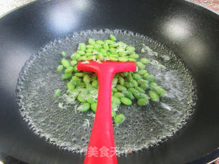 五花肉洋葱炒毛豆步骤3