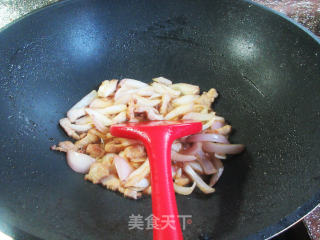 五花肉洋葱炒毛豆步骤8