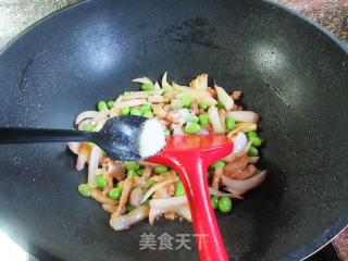 五花肉洋葱炒毛豆步骤11