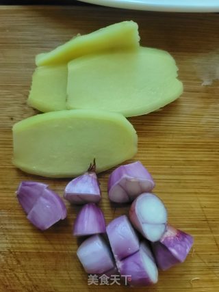 胡萝卜土豆烧排骨步骤3