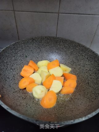 胡萝卜土豆烧排骨步骤6