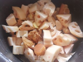 酸甜猪蹄炖秋藕步骤7