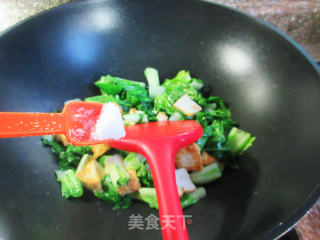 鱼豆腐炒毛毛菜步骤5