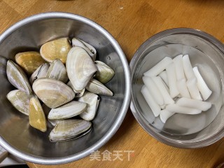 花蛤炒年糕步骤1