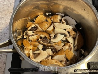 香煎牛排骨配蘑菇汁步骤3