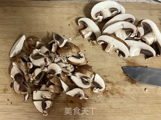 香煎牛排骨配蘑菇汁步骤2