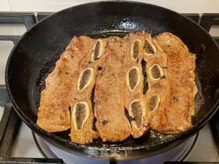 香煎牛排骨配蘑菇汁步骤9