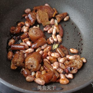 鲜花生烧猪尾巴步骤10