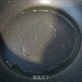五香腊肠炒芹菜步骤5