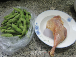 腊鸭腿烧毛豆步骤1