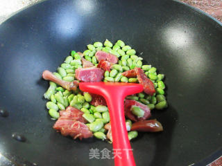 腊鸭腿烧毛豆步骤4