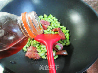 腊鸭腿烧毛豆步骤5
