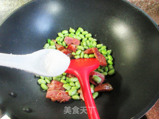 腊鸭腿烧毛豆步骤8