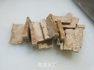 香糕炒洋葱步骤2