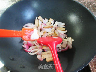 香糕炒洋葱步骤6