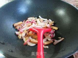 香糕炒洋葱步骤8