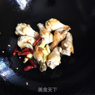 鸡翅根炖土豆步骤2