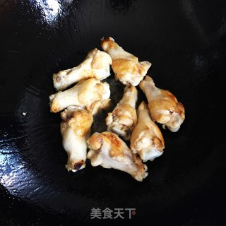 鸡翅根炖土豆步骤1