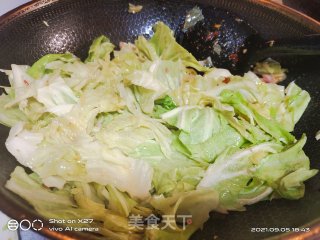 奥尔良鸡丁炒包包菜步骤4