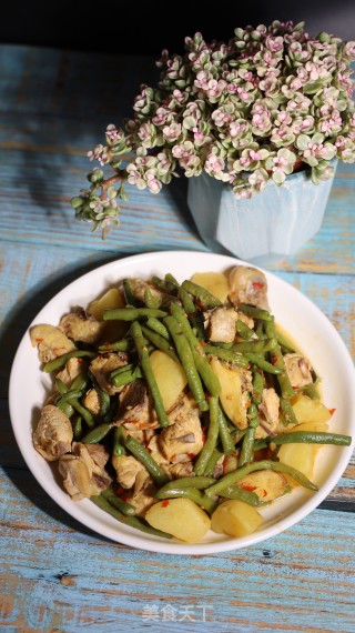 豆角焖土豆鸡肉步骤7