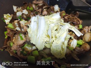 肉片炒芹菜干豆角步骤6