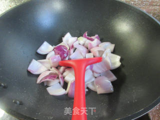 黑木耳虾味球炒洋葱步骤4
