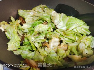 五花肉炒包包菜步骤4