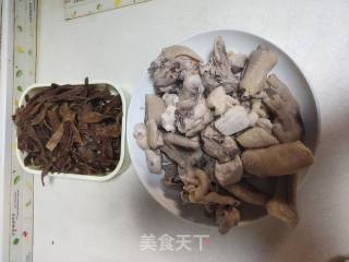 豆角干烧鸡肉步骤3