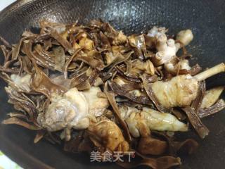 豆角干烧鸡肉步骤5