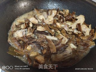 豆角干烧鸡肉步骤6