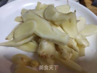 嫩姜红烧鸭肉步骤2