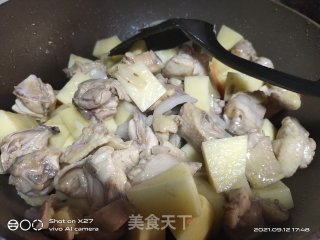 咖喱土豆焖鸡步骤3