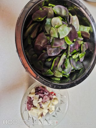 肉片炒扁豆步骤1