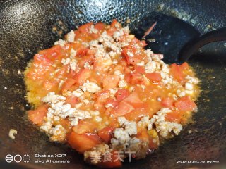 西红柿肉末炒粉条步骤4