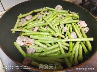 双豆角炒肉步骤3
