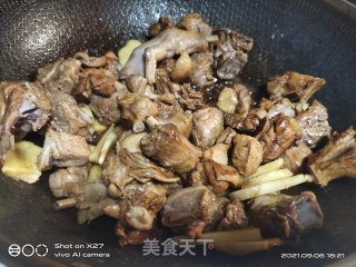 鸭肉焖土豆步骤4