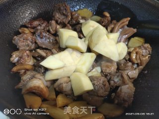 鸭肉焖土豆步骤6