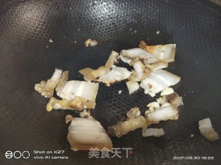 蒜香五花肉炒扁豆步骤3