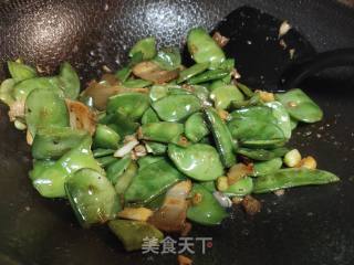 蒜香五花肉炒扁豆步骤7