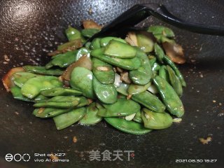 蒜香五花肉炒扁豆步骤8