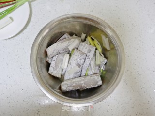 红烧带鱼段步骤2